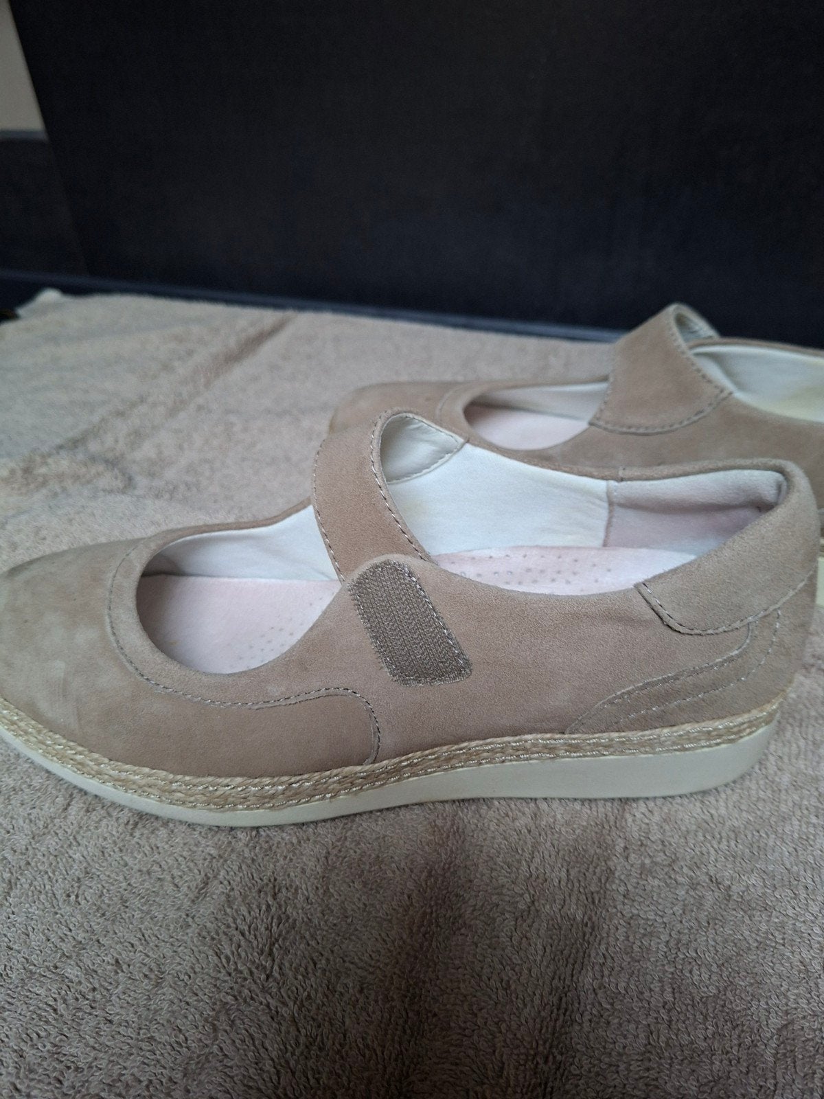 Beige schoenen maat 40, Ophalen, Schoenen met lage hakken, Medicus, Beige