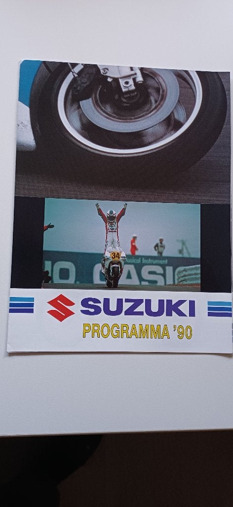 Suzuki Jaarfolder 1990 met poster Kevin Schwantz, Ophalen of Verzenden, Suzuki