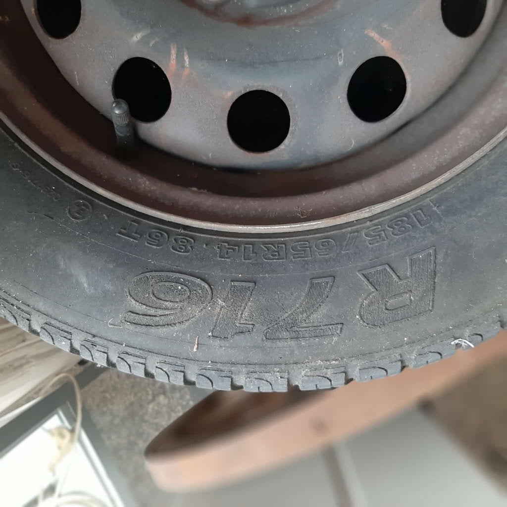 R716 185/65R14 86T Banden, Ophalen, 14 inch, Gebruikt, 185 mm