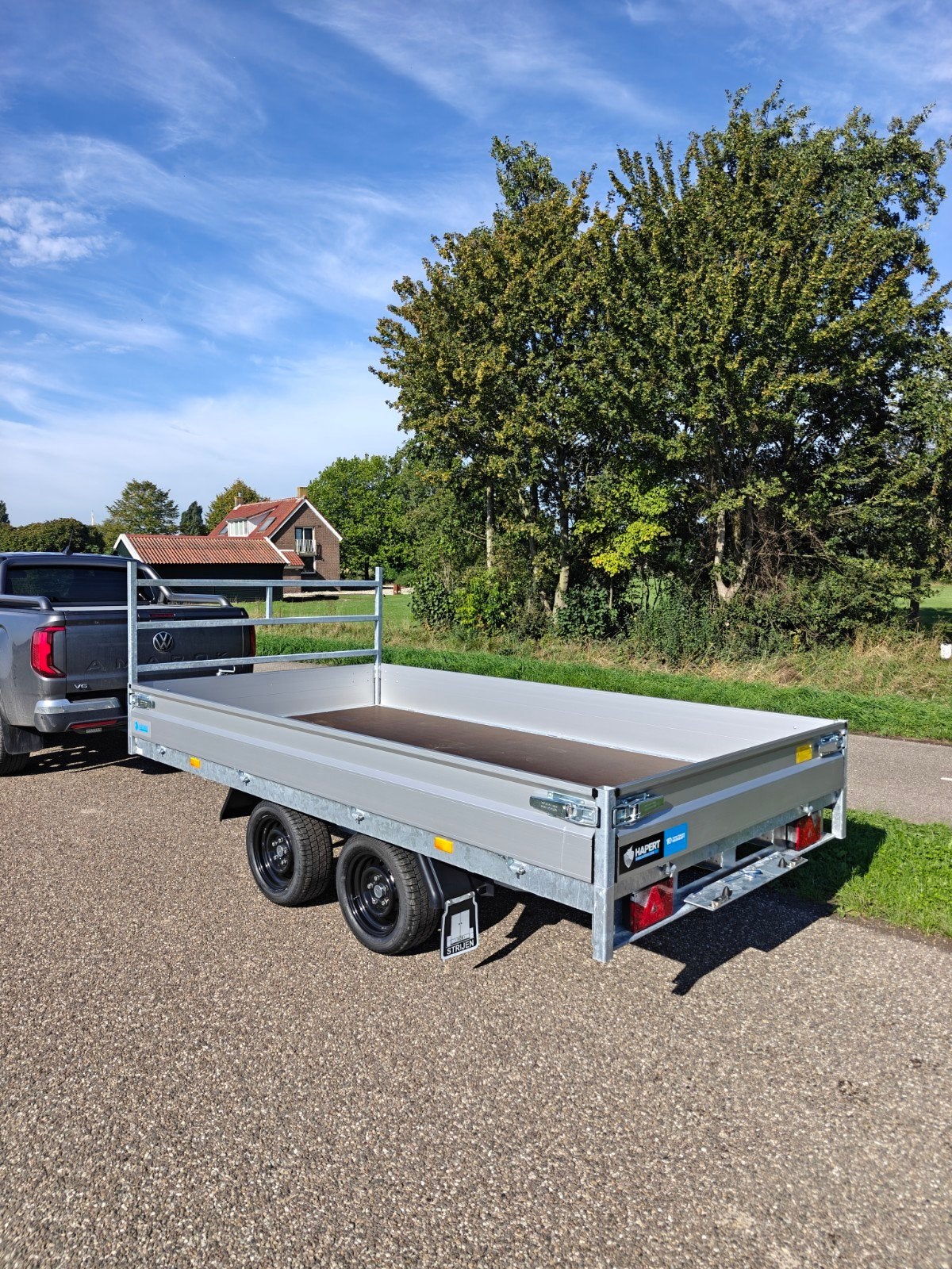Demo Hapert plateau aanhanger 2700KG + Rijplaten, Auto diversen, Ophalen of Verzenden, Zo goed als nieuw