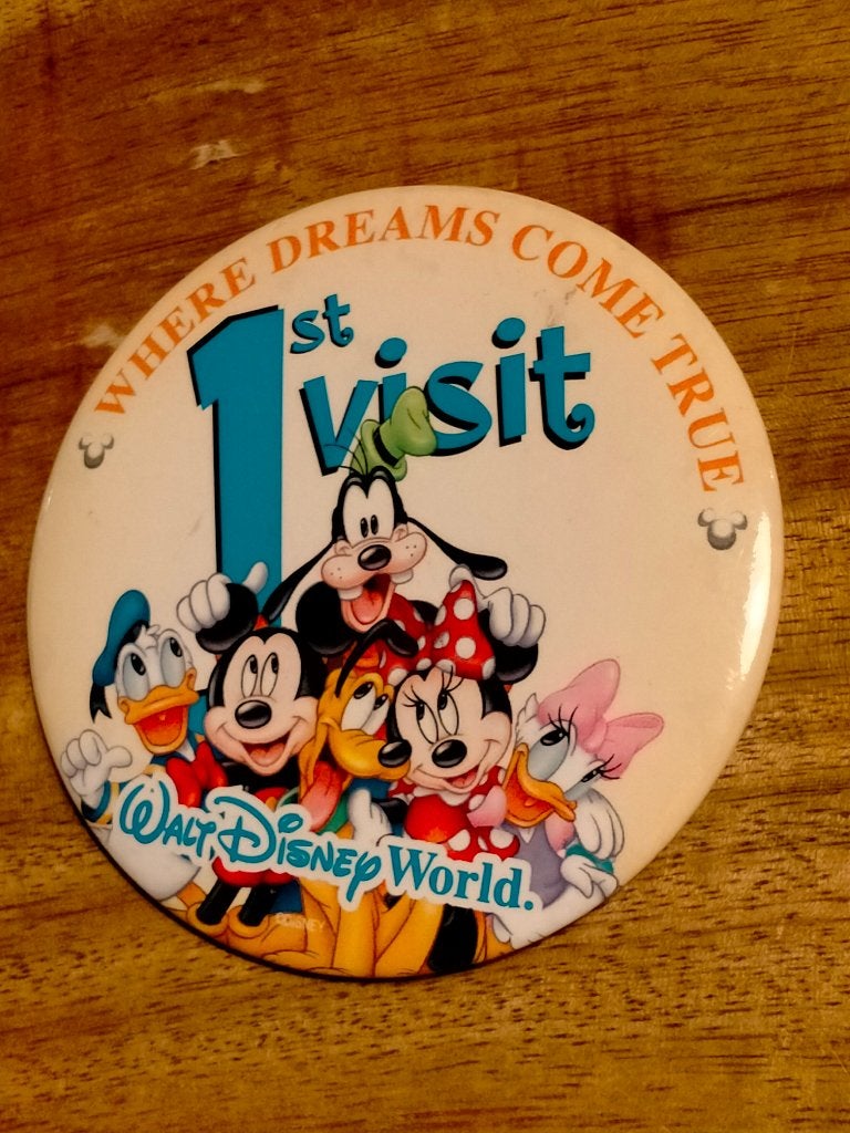 Walt Disney World 1st Visit vintage park button Goofy Donald, Verzamelen, Ophalen of Verzenden, Goofy of Pluto, Gebruikt, Overige typen