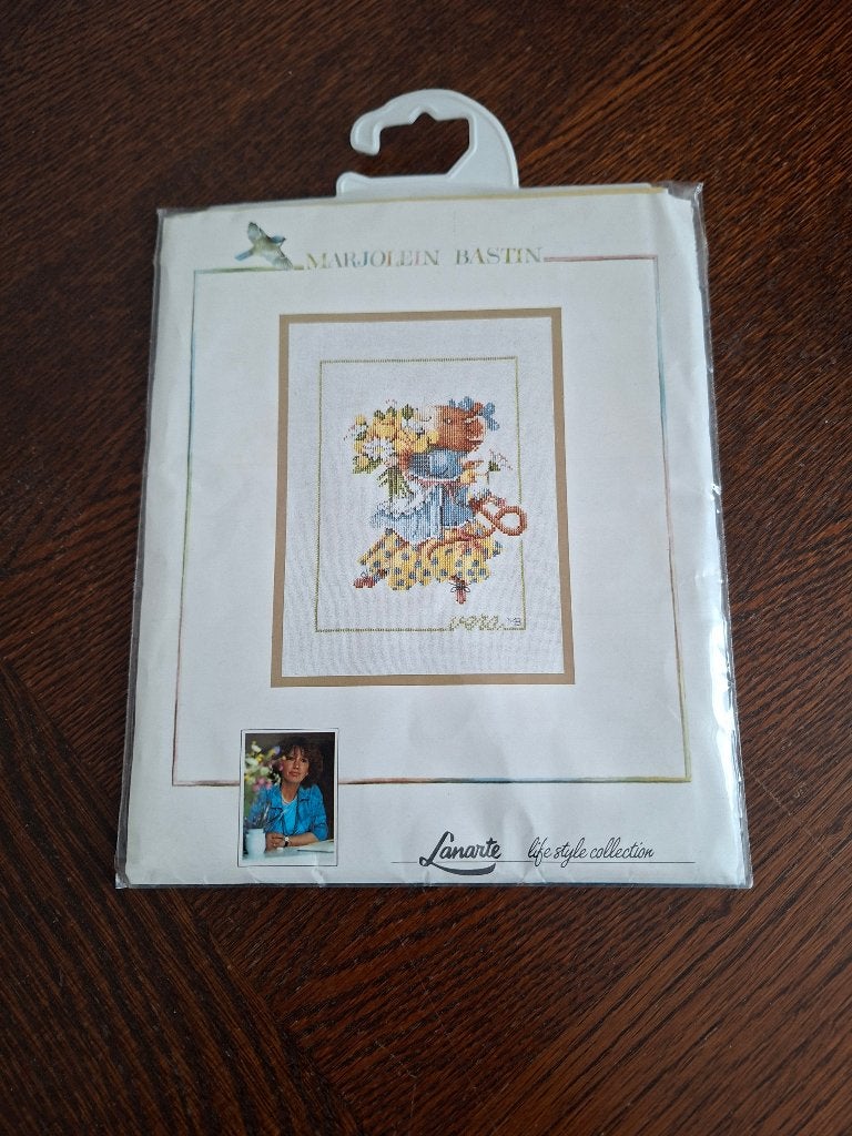 Borduurpakketje Vera de muis, Ophalen of Verzenden, Zo goed als nieuw, Handborduren, Borduurpakket