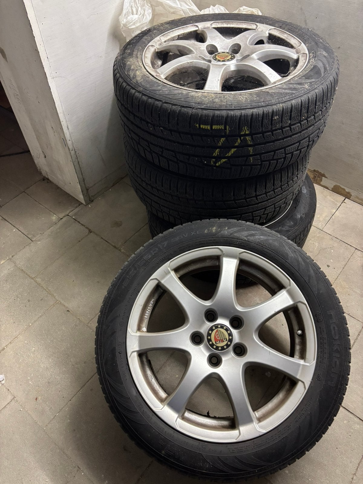 17 inch lichtmetalen velgen met winterbanden (215/55 R17), Ophalen, 215 mm, 17 inch, Winterbanden