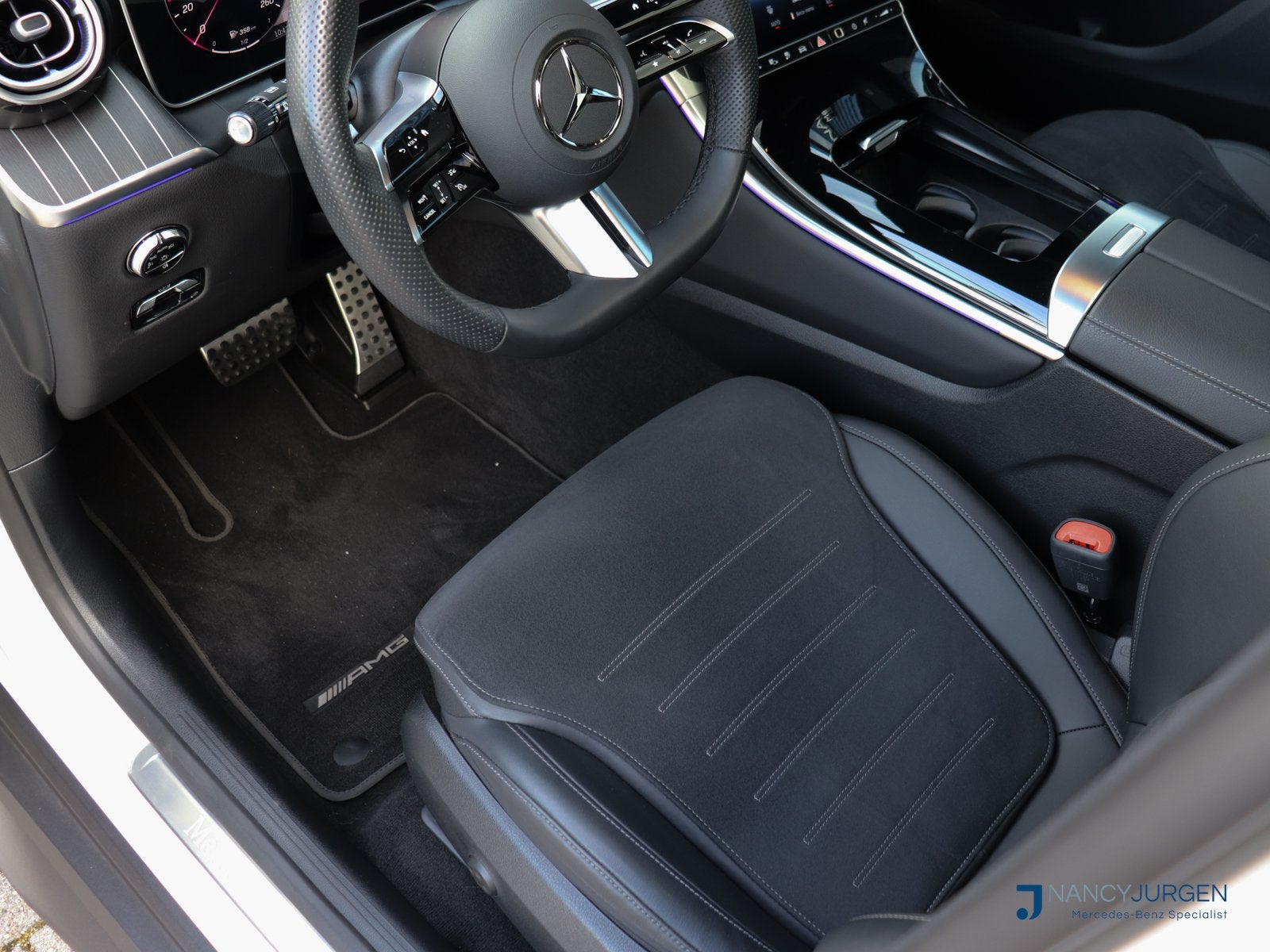 Mercedes-Benz GLC 300e 4M | AMG | Premium Plus | Night Pakke, Auto's, 12 maanden, Gebruikt, Wit, Plug-in hybride