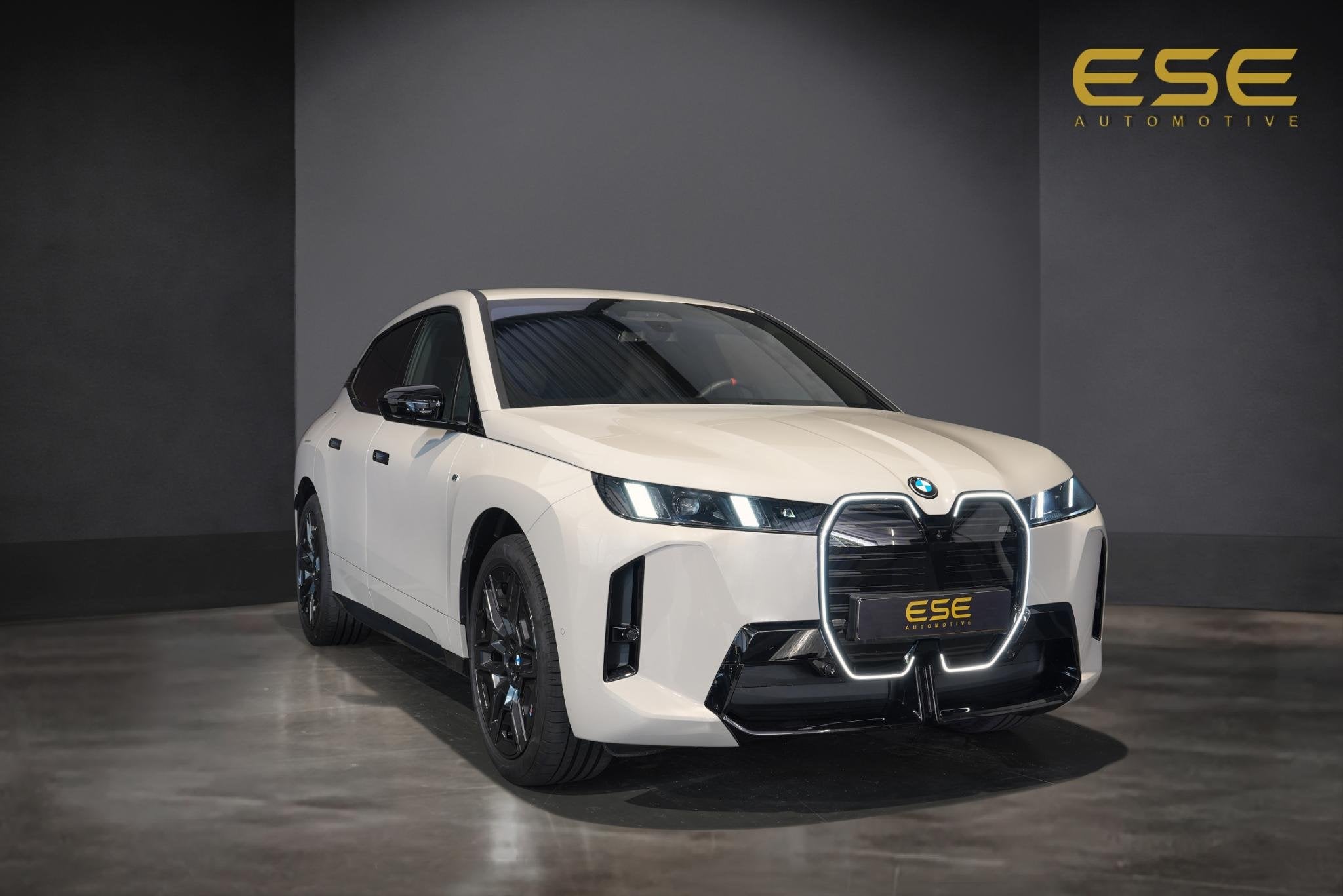 Foto 4 van BMW iX xDrive M70 112 kWh | Suite Amido | Snelwegassistent*
