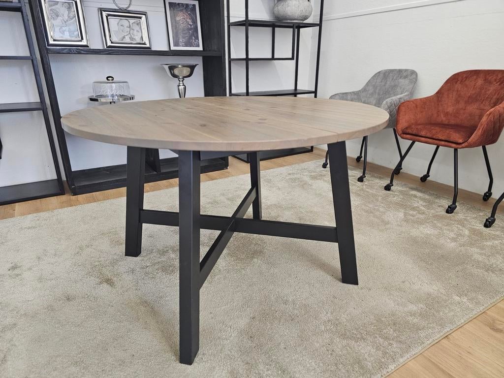 WoooD Derby - Ronde eetkamer tafel - 74x120, Zo goed als nieuw, Info@homefriesland.nl, Kelvinstraat 6 8912BA, Home Friesland