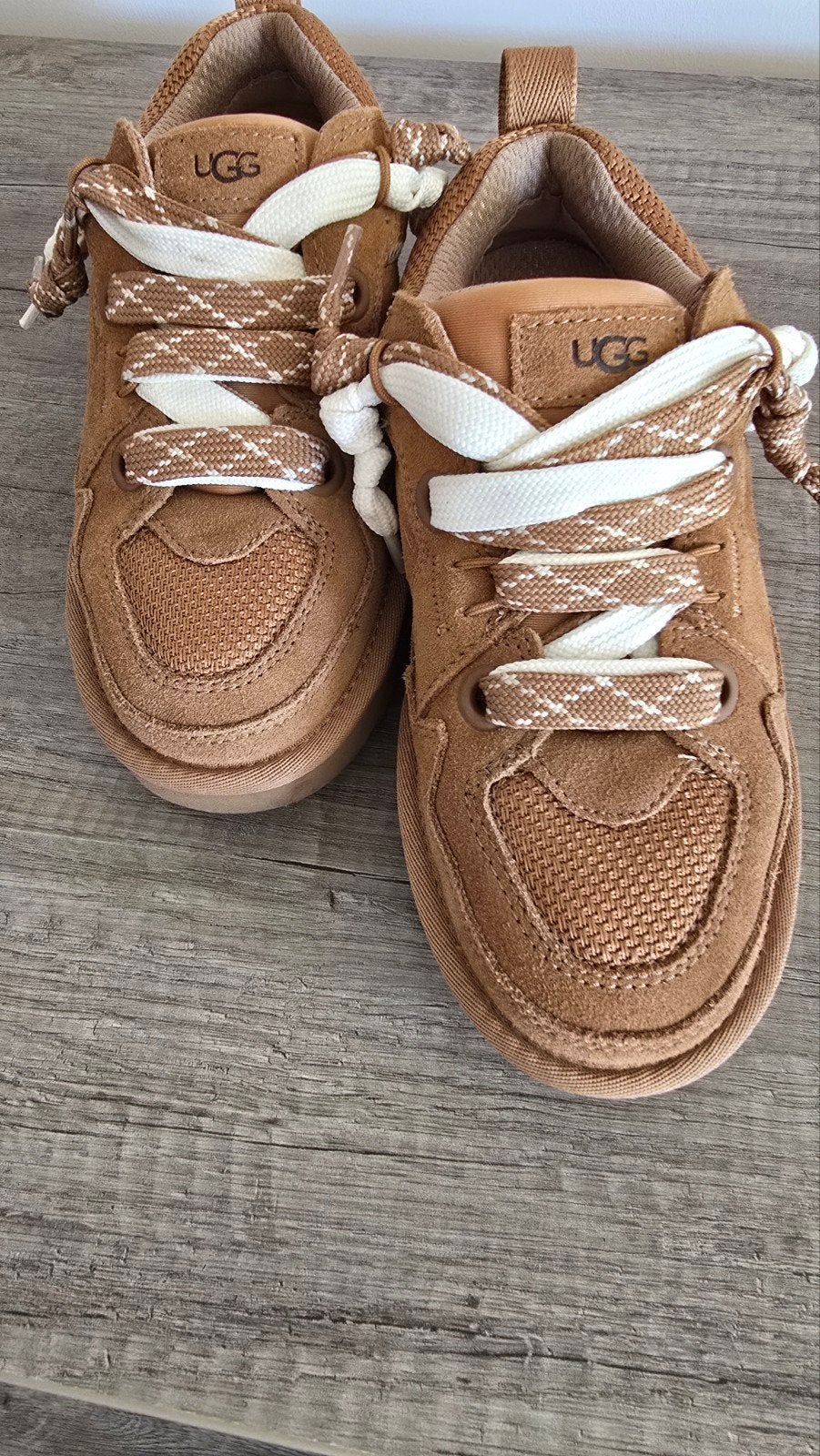 Uggs Sneakers, Ophalen, Zo goed als nieuw, Sneakers of Gympen