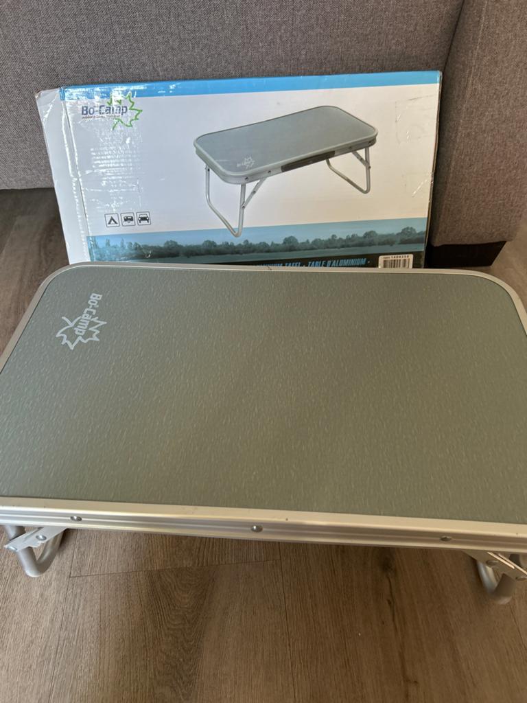 Bo-Camp compacte aluminium campingtafel 56x34cm, Ophalen of Verzenden, Zo goed als nieuw, Campingtafel