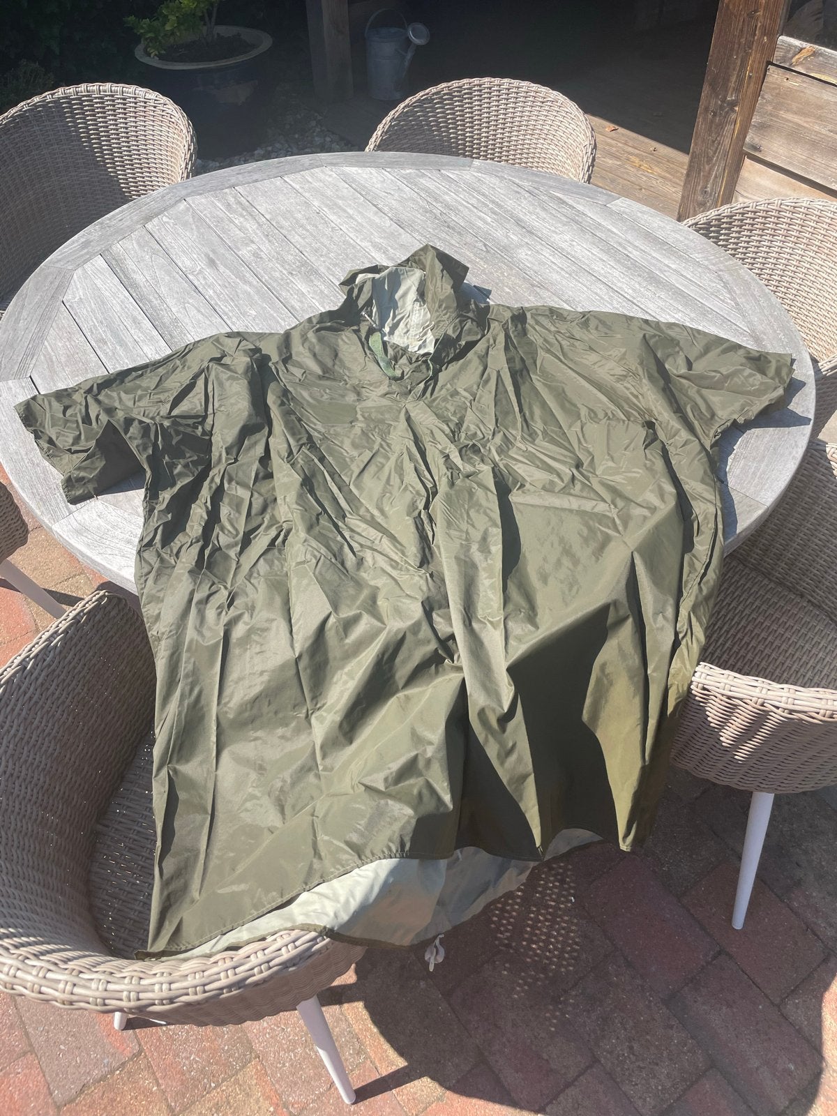 Groene Regenponcho - Ideaal voor festivals en wandelen, Ophalen, Gebruikt, Regenpak, Dames