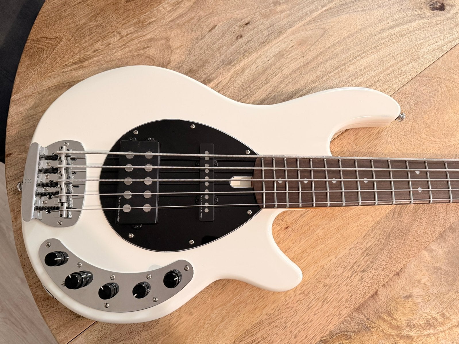 Sire S7 5 snarige actieve bas, Muziek en Instrumenten, Ophalen of Verzenden, Zo goed als nieuw, Elektrisch, 5-snarig
