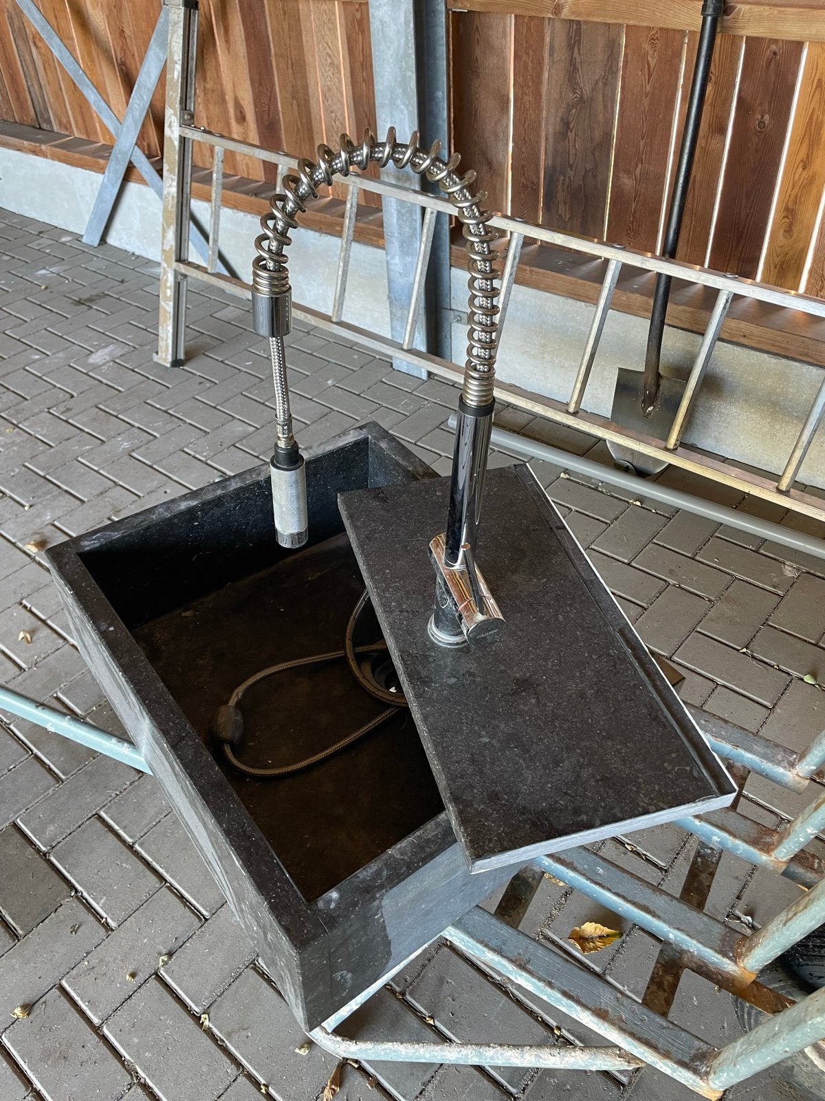 Natuurstenen spoelbak (Belgisch hardsteen) met kraan, Ophalen, Steen/keramiek, Grijs, Overige typen