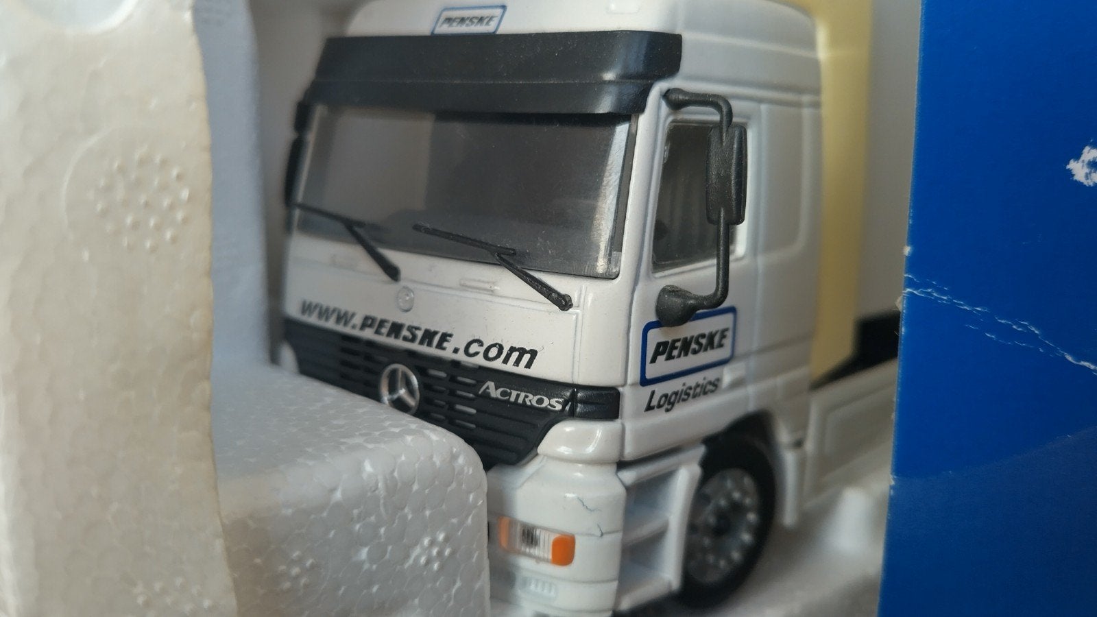Mercedes Benz Actros Penske 1:50 Joal Cse Pol, Hobby en Vrije tijd, Overige merken, Verzenden, ., Zo goed als nieuw