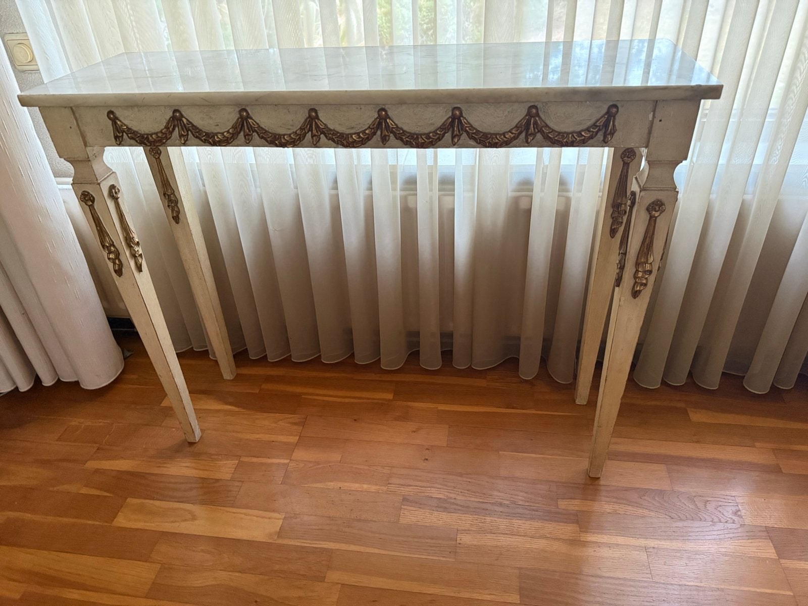 Klassieke consoletafel in Louis XVI/Directoire-stijl, Ophalen
