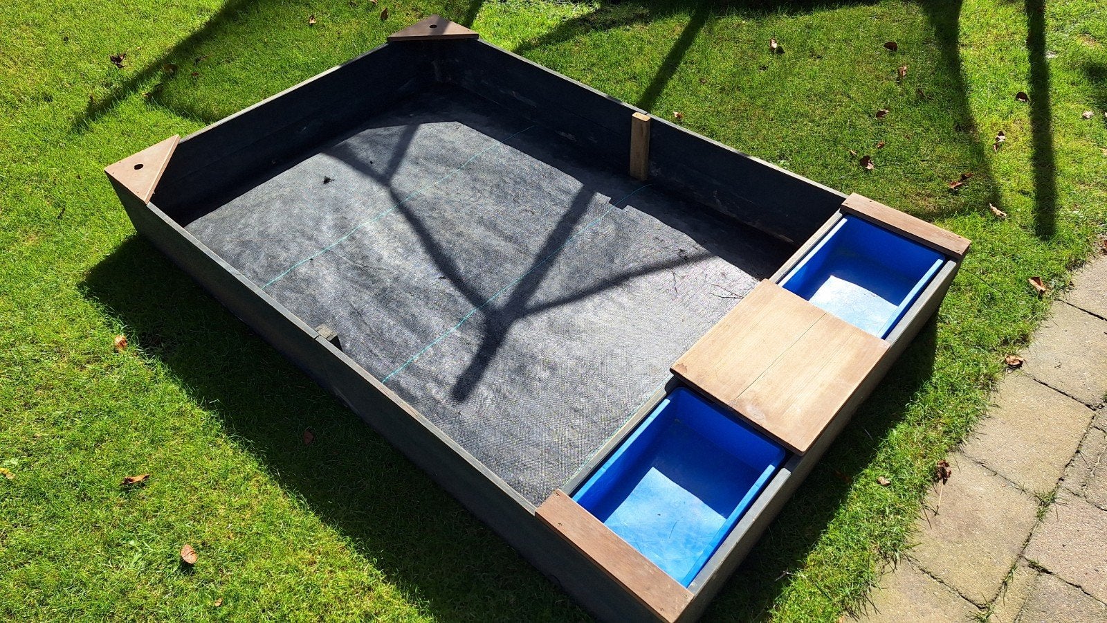 Zandbak met waterbakken - ideaal voor kinderen, Ophalen, Gebruikt