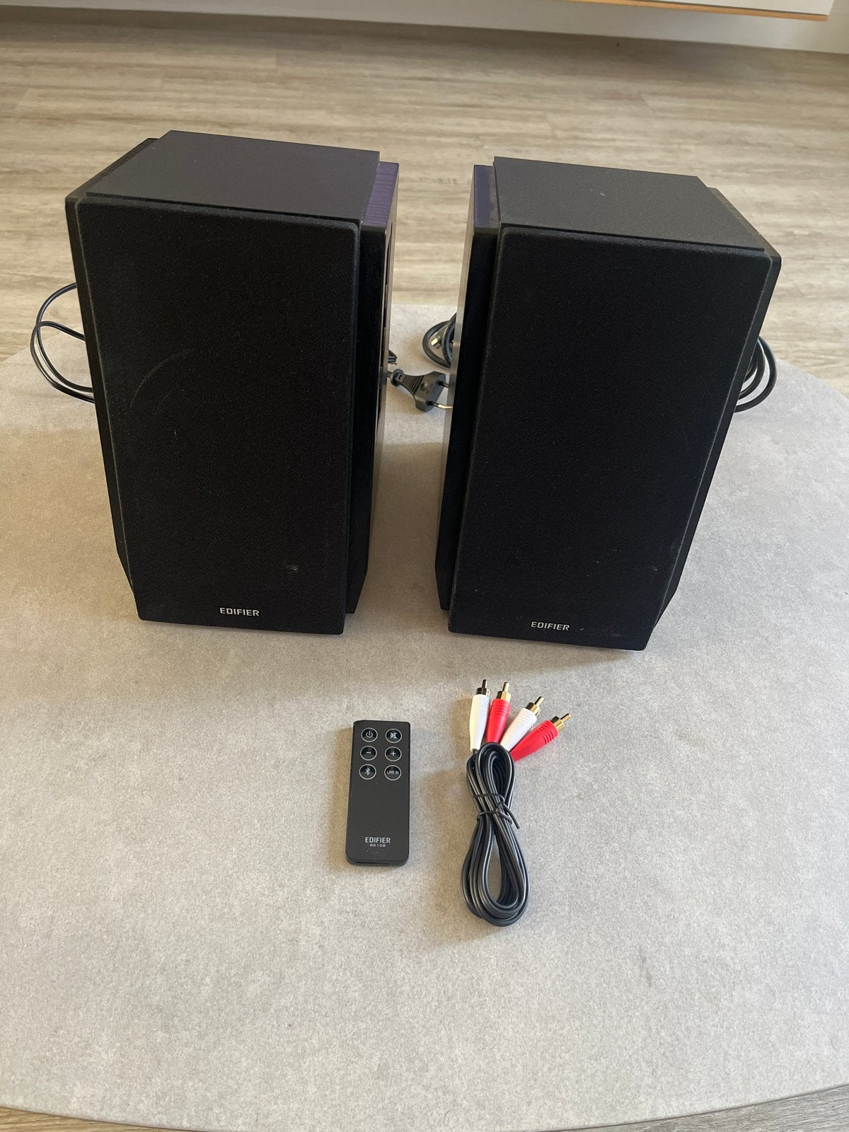 Edifier R1700BT Speakers, Audio, Tv en Foto, Zo goed als nieuw, Afstandsbediening, Minder dan 60 watt, Boekenplank luidspreker