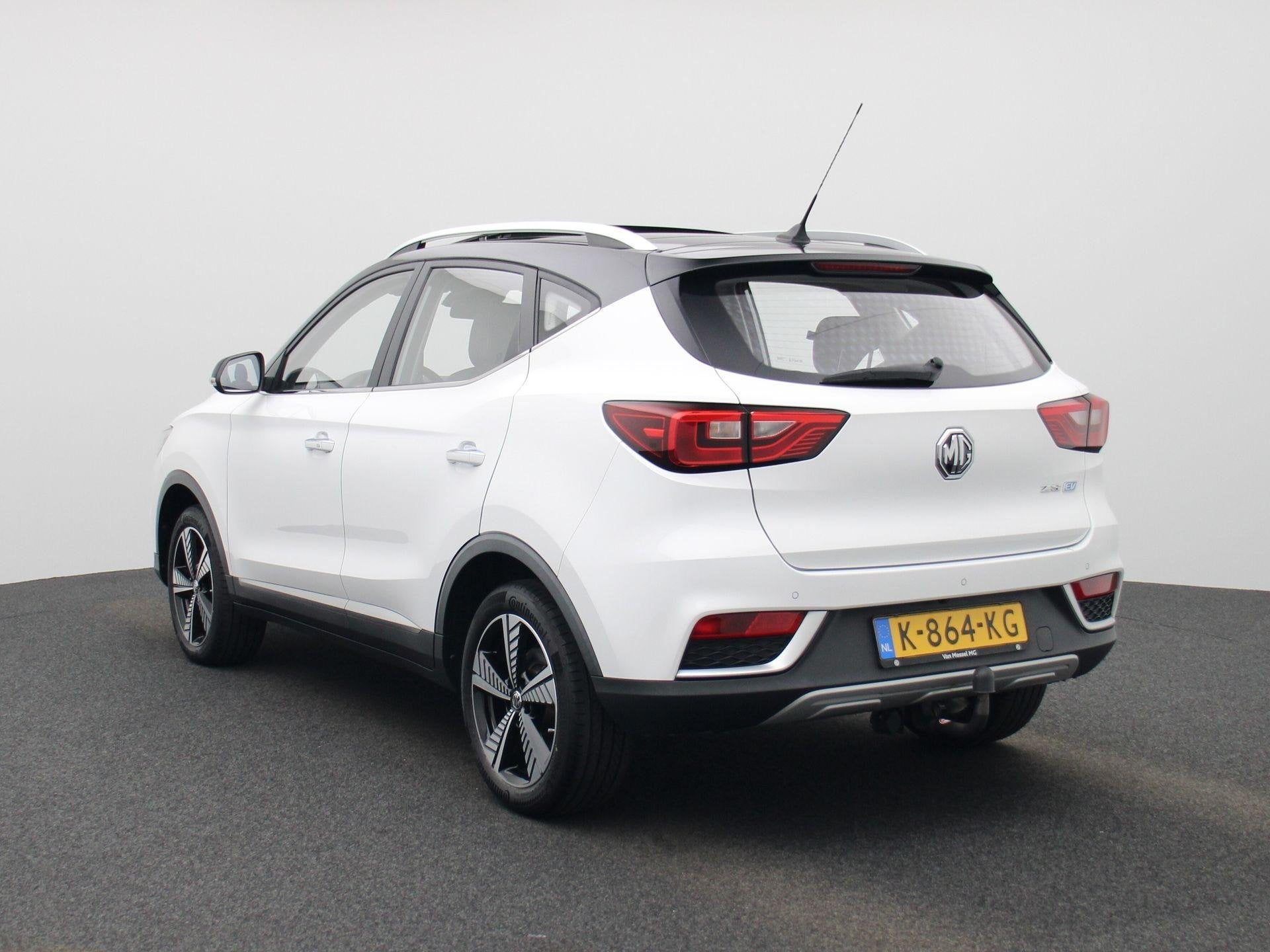 MG ZS EV Luxury 45 kWh | Panoramadak | CarPlay | Camera | St, Auto's, Gebruikt, 143 pk, ZS, 1507 kg