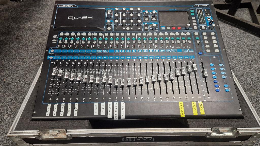 Allen & Heath QU24, Muziek en Instrumenten, Mengpanelen, Ophalen, Zo goed als nieuw, 20 kanalen of meer, Microfooningang