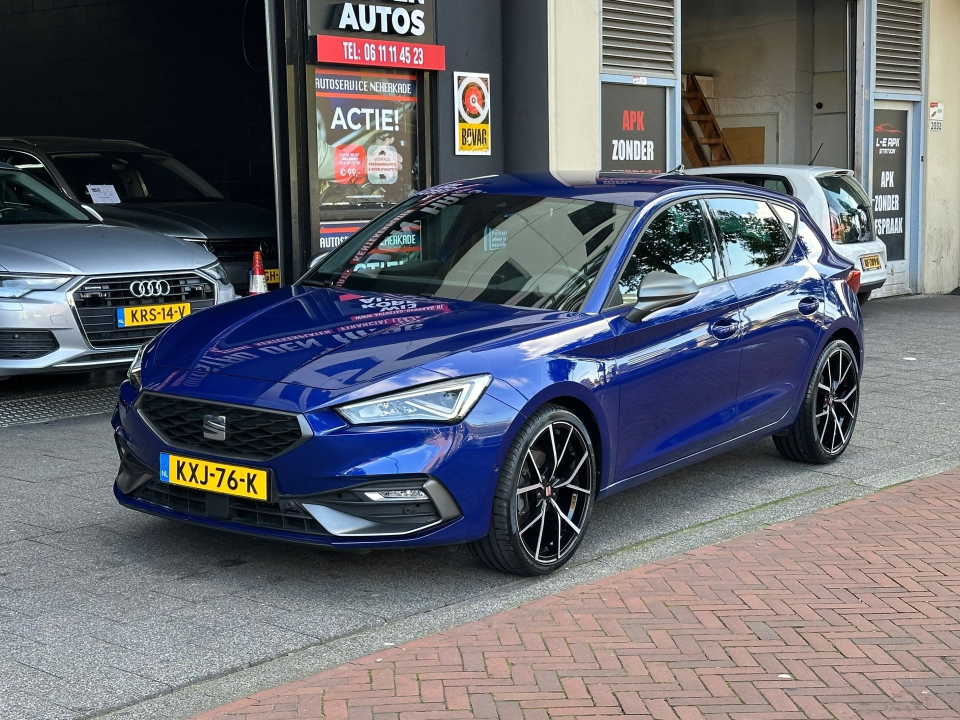 Seat Leon 1.5 eTSI FR Aut Leer Navi Camera Carplay, Auto's, 4 cilinders, 150 pk, Leder en Stof, Bedrijf