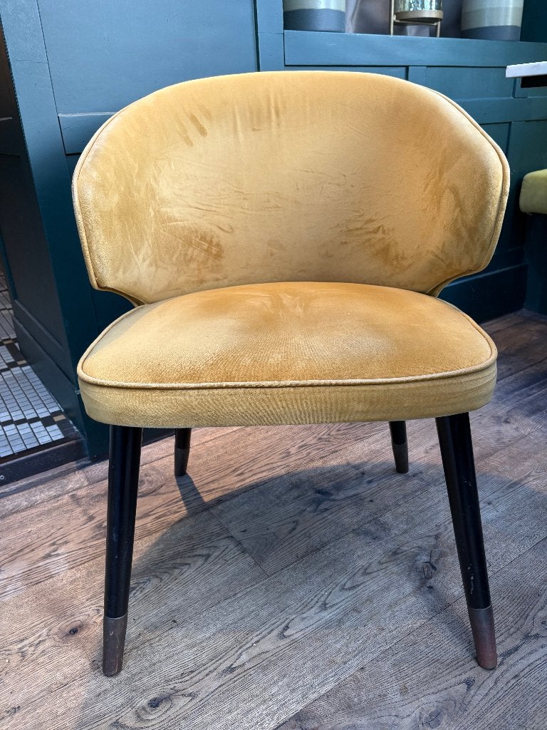 Velvet eetkamer stoel okergeel, donker hout met bronzen poot, Ophalen, Hout, Gebruikt, Overige kleuren