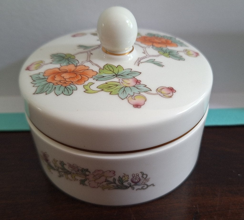 Wedgwood Bone China Kuani Crane schaalje met deksel, Ophalen of Verzenden, Zo goed als nieuw, Porselein, Overige typen