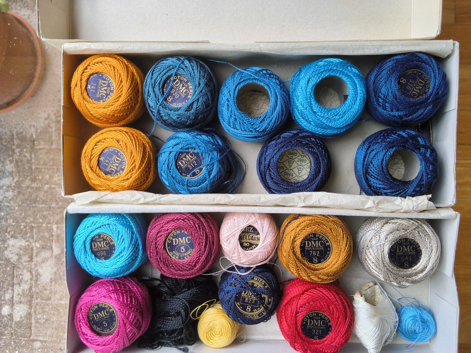 DMC Coton Perlé garen in diverse kleuren, 8 + 5, meest nieuw, Hobby en Vrije tijd, Naaien en Fournituren, Ophalen, Nieuw, Garen of Naald(en)