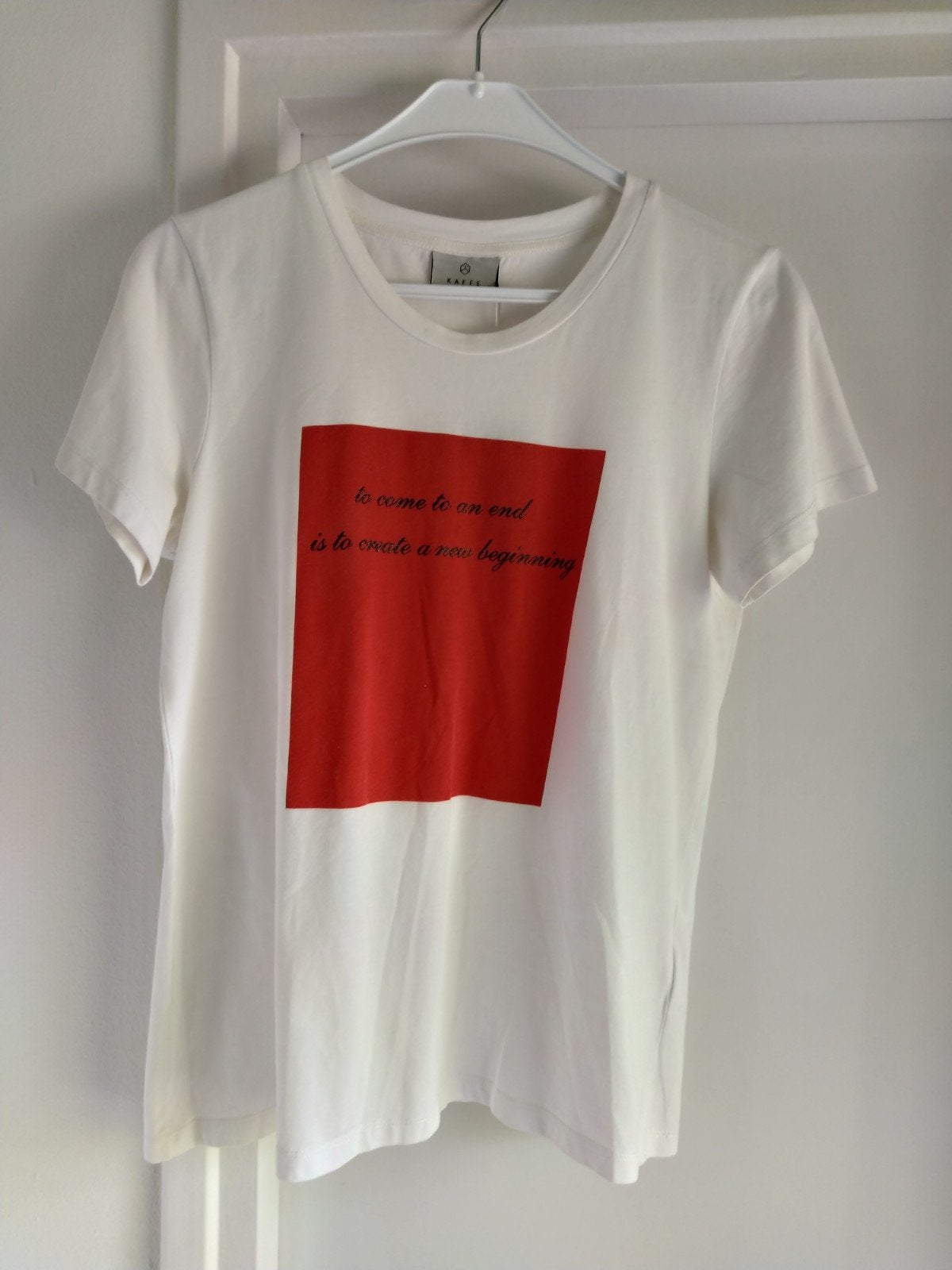 NIEUW!! KAFFE wit t-shirt/ tekst VAN 29,95 VOOR 7,99 EURO!, Kleding | Dames, T-shirts, Maat 38/40 (M), Verzenden, Kaffe, Wit