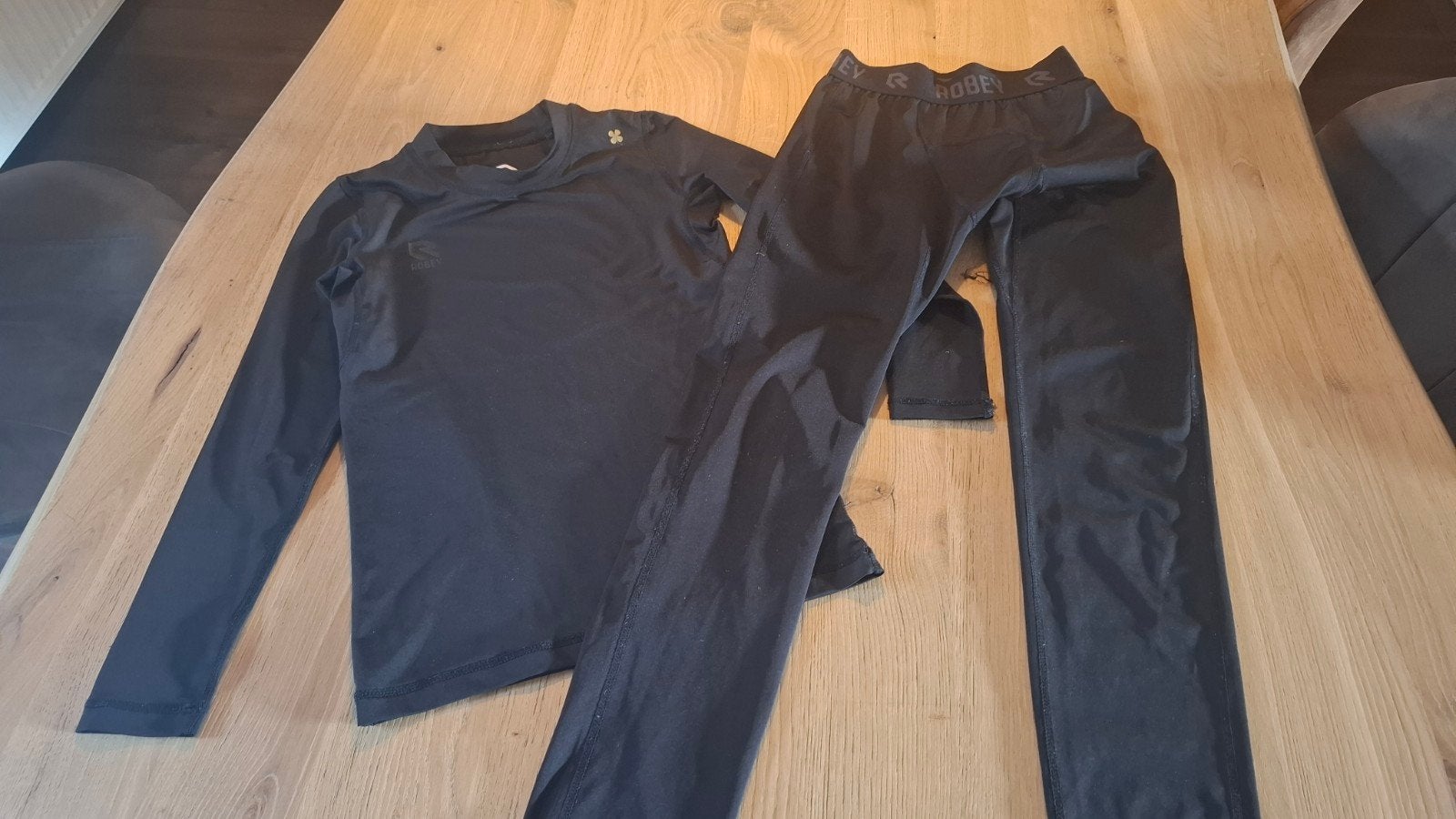 Robey thermo set - shirt en broek, Gebruikt, Jongen of Meisje, Ophalen of Verzenden, Shirt of Longsleeve
