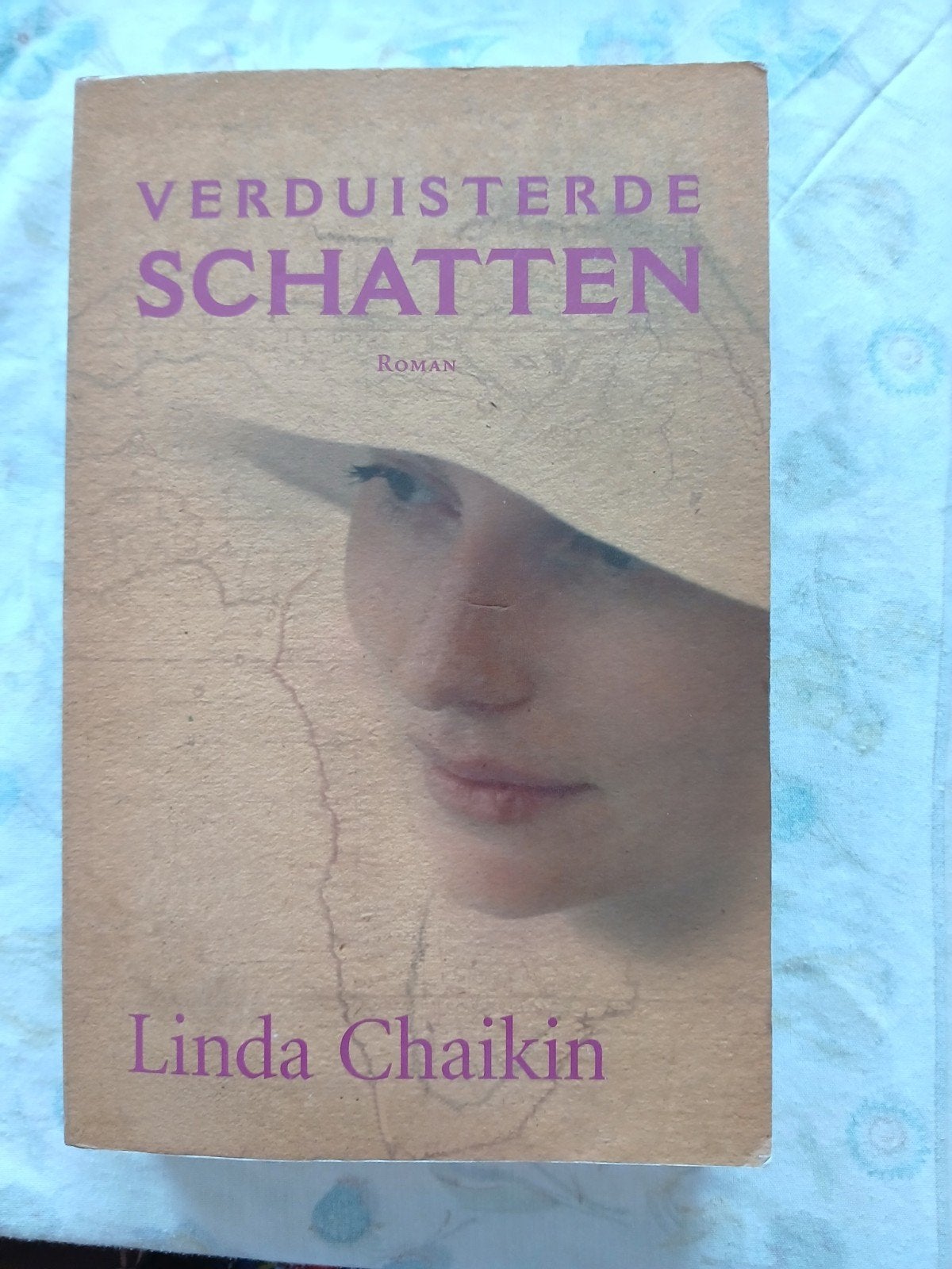 Linda Chaikin - Verduisterde schatten, Boeken, Ophalen of Verzenden, Zo goed als nieuw, Linda Chaikin