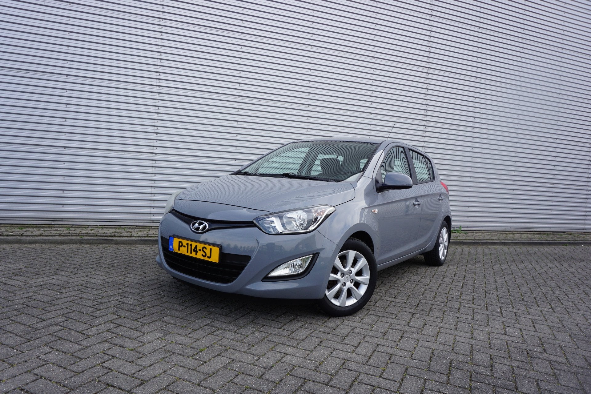 Hyundai i20 1.2i i-Drive Airco / Elektr. ramen / Lm velgen /, Auto's, Voorwielaandrijving, Euro 5, Gebruikt, 31 €/maand