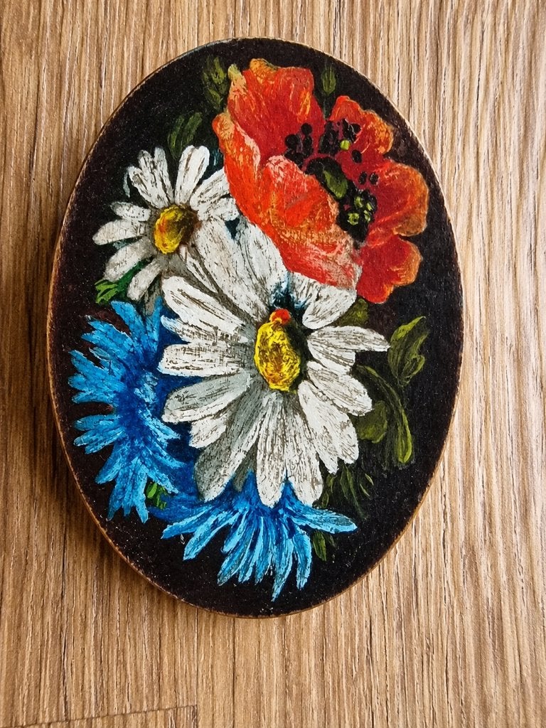 Antieke houten broche met handgeschilderde bloemen, Overige materialen, 4 tot 7 cm, Bruin, Verzenden