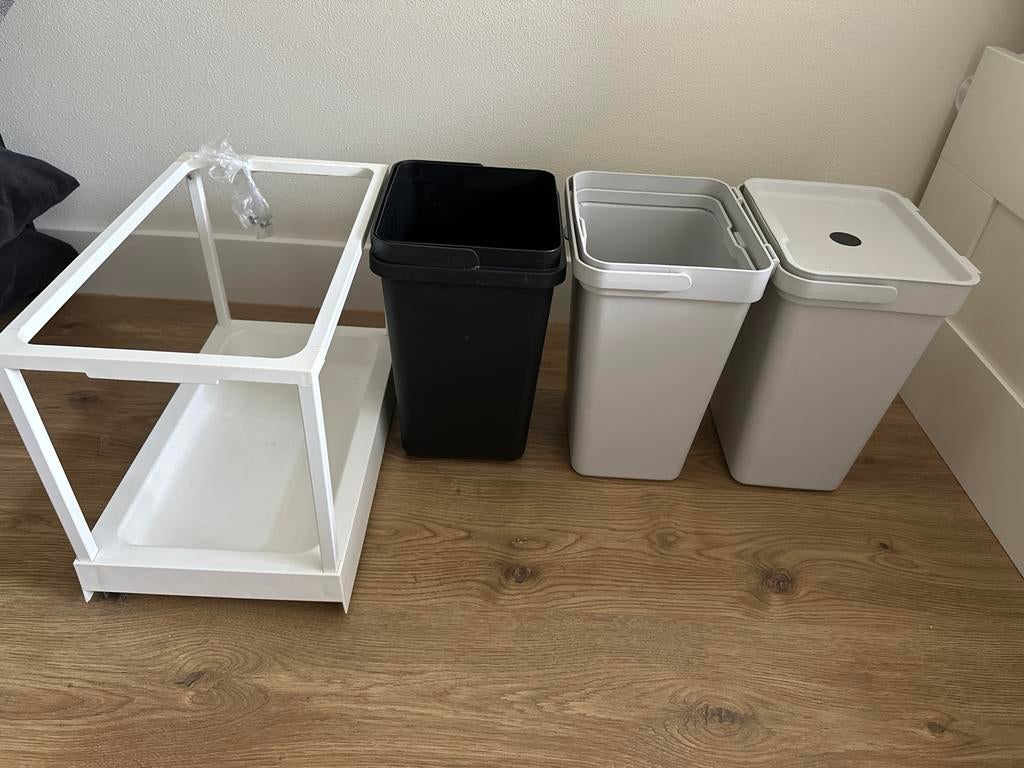 IKEA Hallbar uitschuifbare prullenbak met 3 bakken, Huis en Inrichting, Woonaccessoires | Prullenbakken, Ophalen, Kunststof, Gebruikt