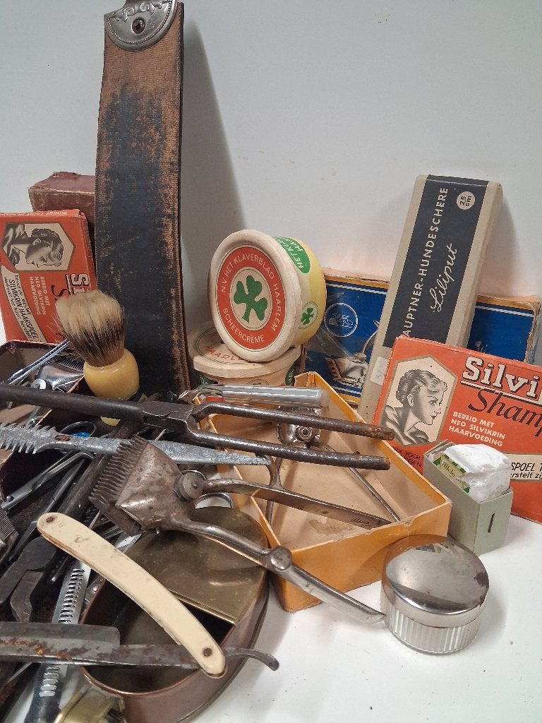 Antiek kappers gereedschap, Ophalen