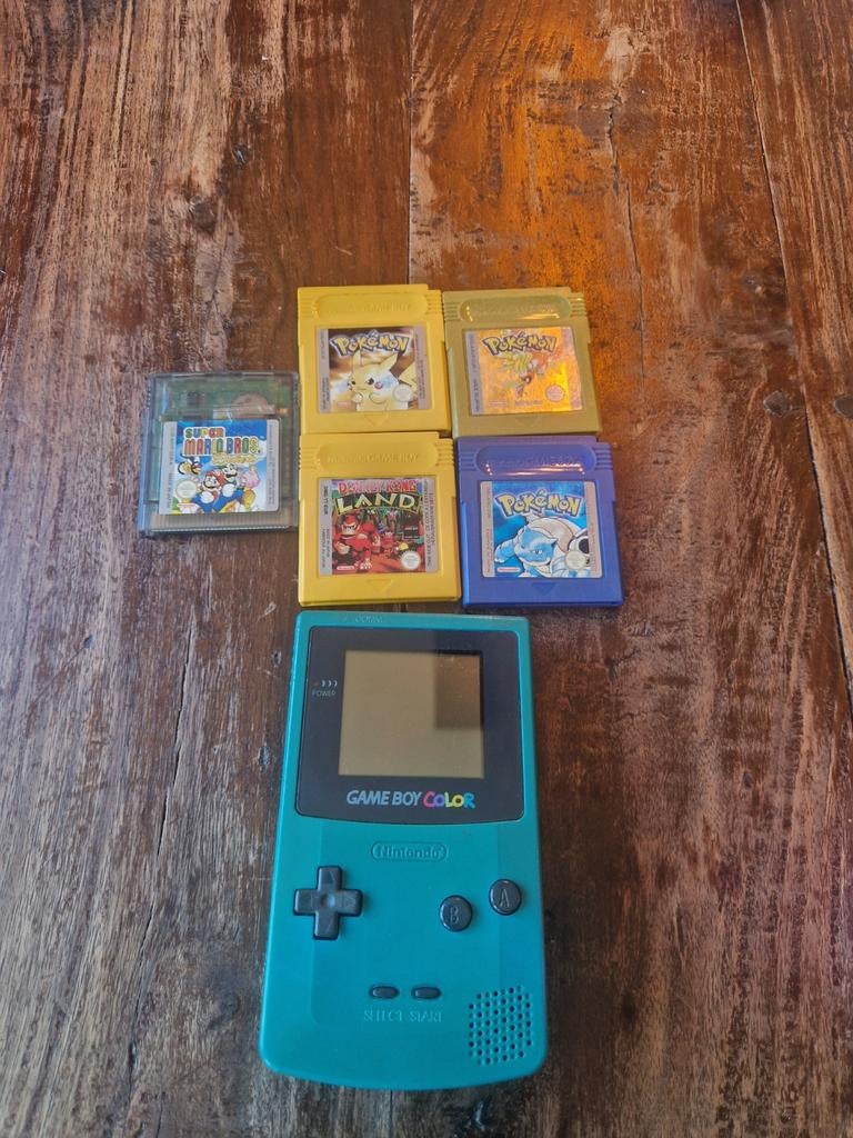 Game Boy Color met 5 Pokémon en Mario spellen, Spelcomputers en Games, Games | Nintendo Game Boy, Gebruikt, 1 speler, Ophalen of Verzenden