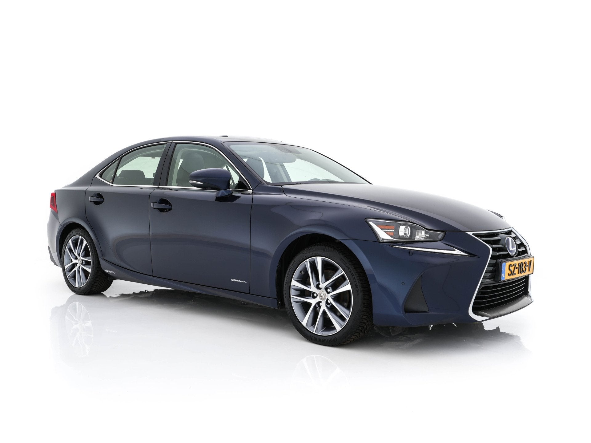 Lexus IS 300h Hybrid Business Line Aut. *PANO | LEATHER-MICR, Automaat, Gebruikt, Blauw, 23 km/l