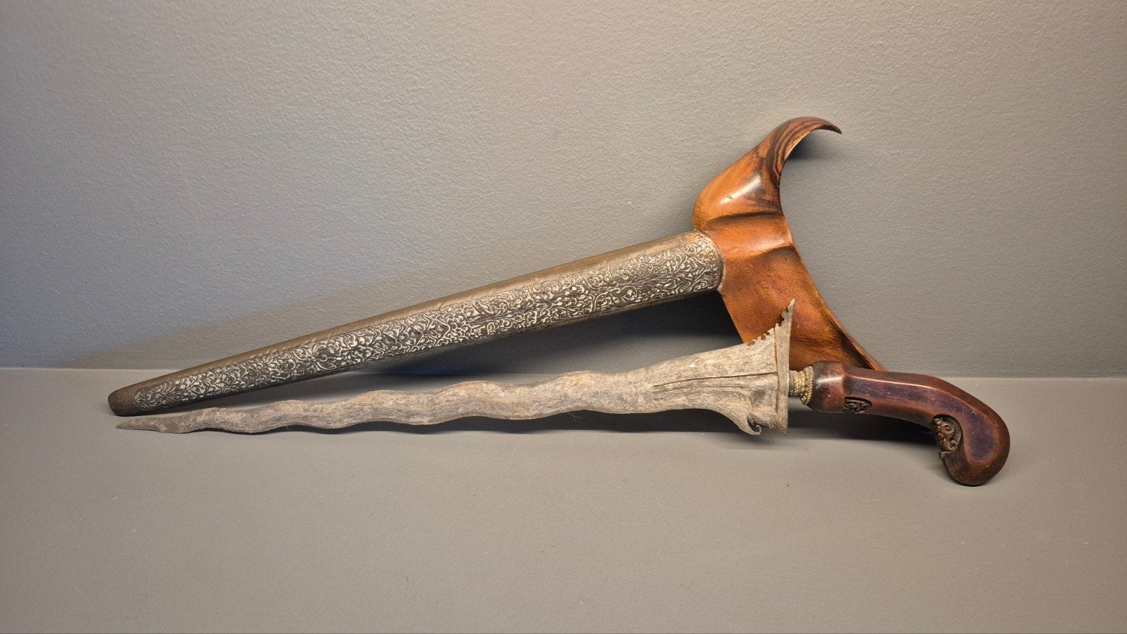 Antieke Indonesische Kris - 50.5 CM, Antiek en Kunst, Hout, Ophalen of Verzenden, Indonesië, Gesneden