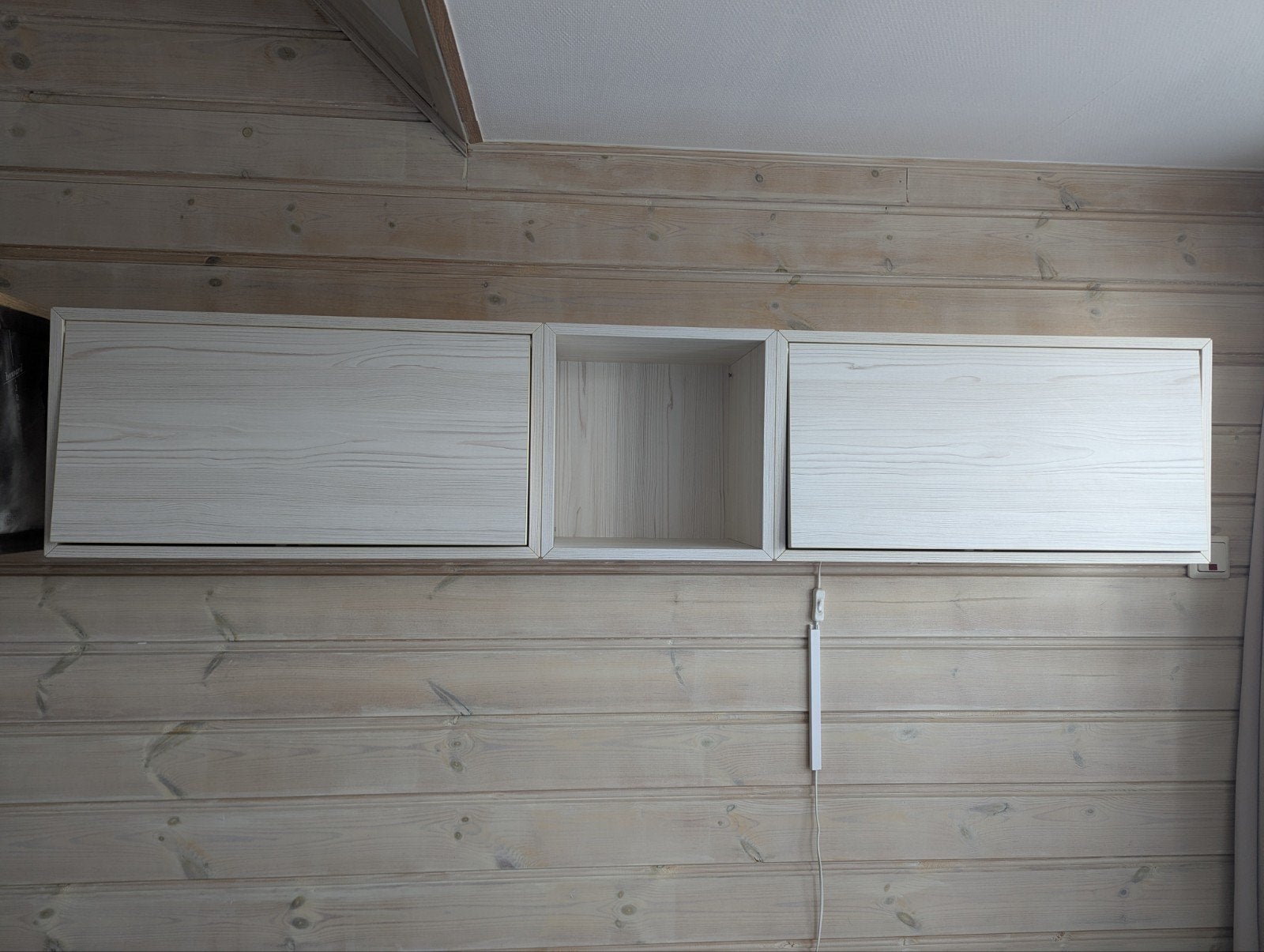 Wandkast opbergkast kast IKEA VALJE met lichten, Ophalen, Gebruikt, Met deur(en), 150 tot 200 cm