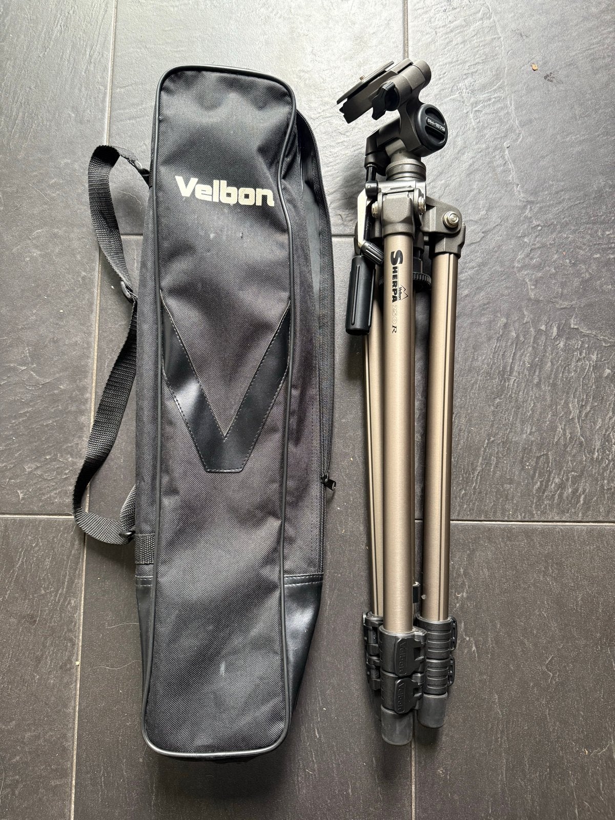 Velbon Sherpa 200R statief met draagtas, Gebruikt, Velbon, Inclusief draagtas, 125 tot 150 cm