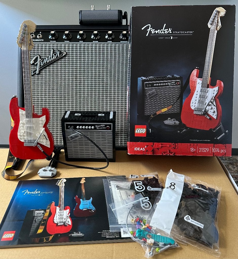 Lego ideas 21329 Fender Stratocaster en Princeton versterker, Lego, Ophalen of Verzenden, Complete set, Compleet