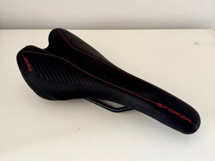 Stratos 4ZA Forza racefietszadel - Zwart met rode accenten, Kunststof, Ophalen of Verzenden, Zo goed als nieuw, Zadel