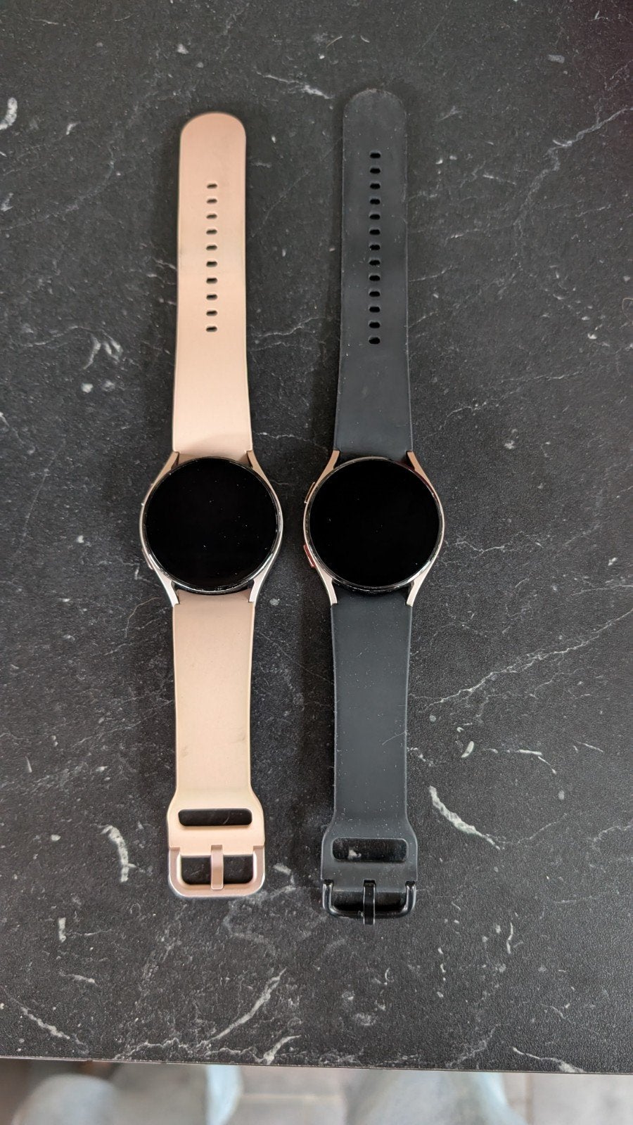 2 Samsung Galaxy Watch 4 - prima werkend met lichte krasjes