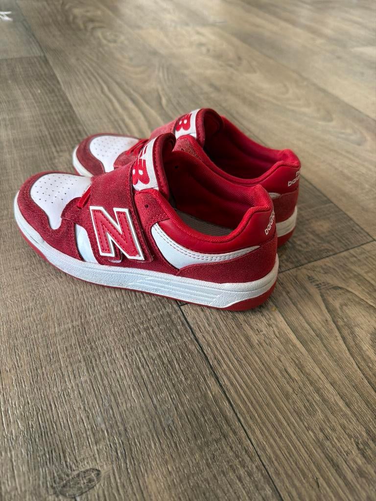 New Balance sneakers rood - maat 32, Ophalen of Verzenden, Zo goed als nieuw, Jongetje of Meisje, Schoentjes