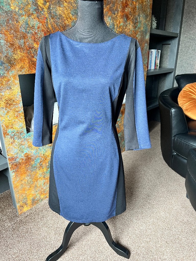Jurkje staalblauw met zwart maat L, Kleding | Dames, Jurken, H&M, Blauw, Maat 42/44 (L), Ophalen of Verzenden