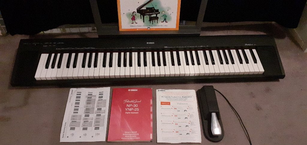mooie YAMAHA NP-30 +handleiding+pedal+lessenaar+lesboek+adap, Ophalen, Yamaha, Zo goed als nieuw, Midi-aansluiting