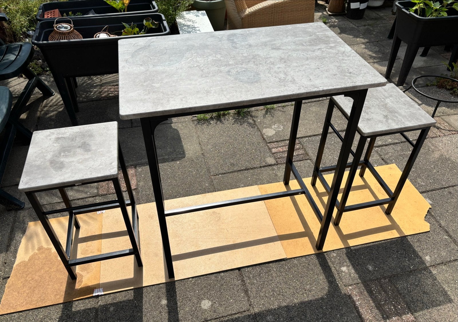 Tafel met twee krukken voor binnen of balkon, Ophalen, Gebruikt, Rechthoekig, Metaal