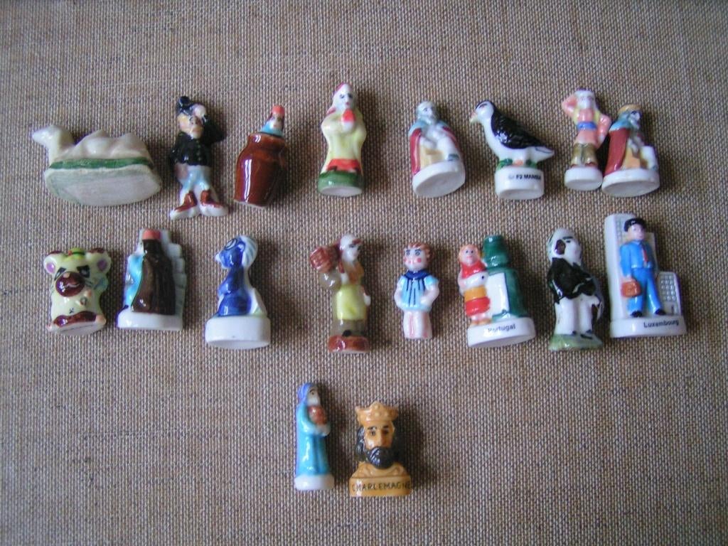 18 fèves nr JJ 154, Verzamelen, Verzenden