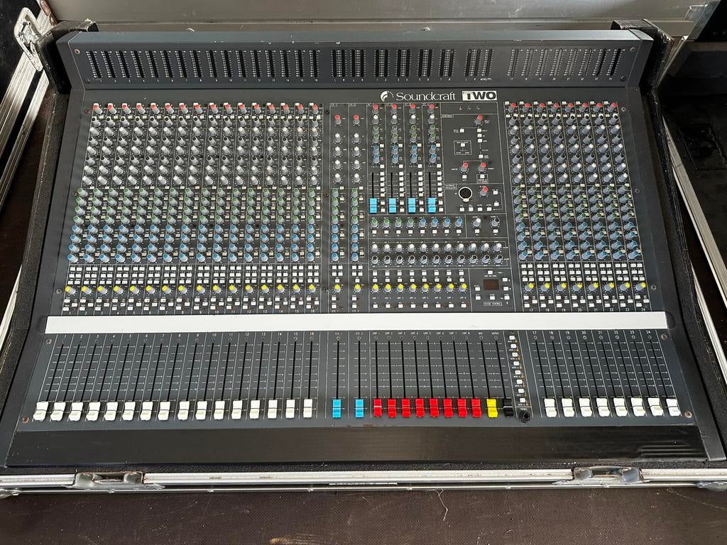 Soundcraft Series Two 24-8-2, Muziek en Instrumenten, Mengpanelen, Ophalen, Gebruikt, 20 kanalen of meer