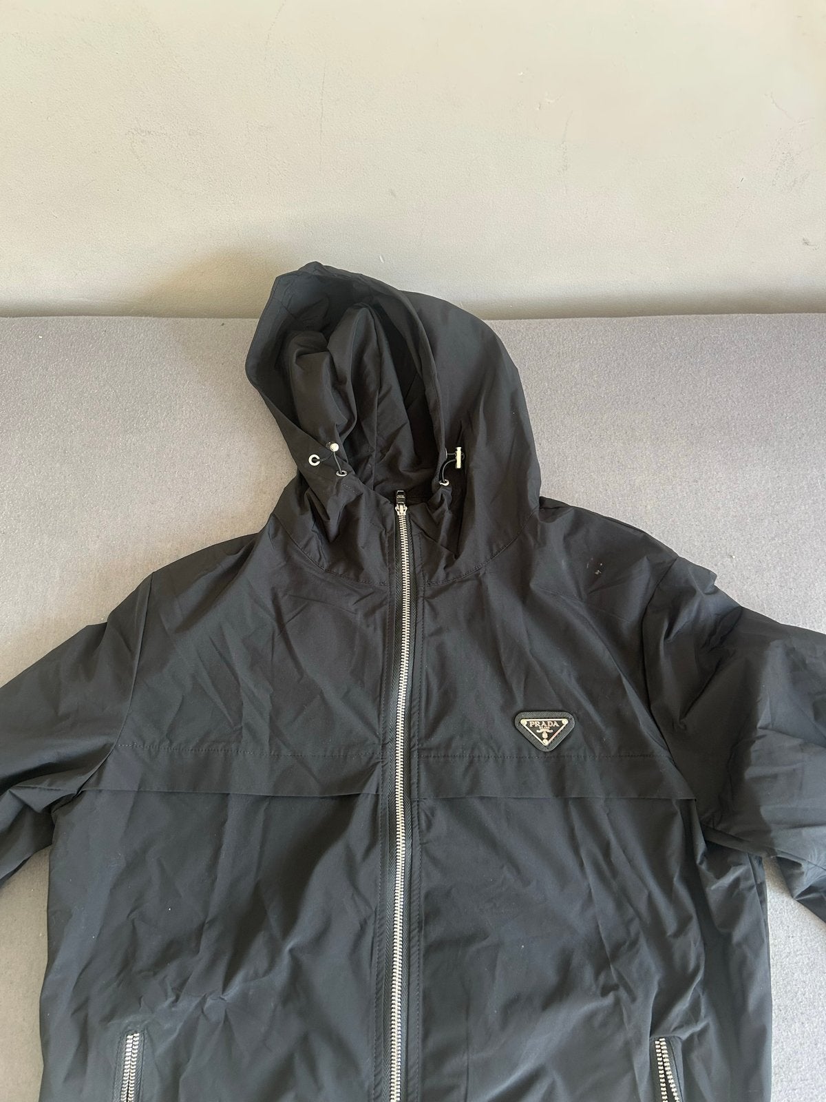 Prada Vest Maat M - Nieuw en Ongebruikt, Kleding | Heren, Jassen | Zomer, Ophalen of Verzenden, Nieuw, Maat 48/50 (M), Zwart