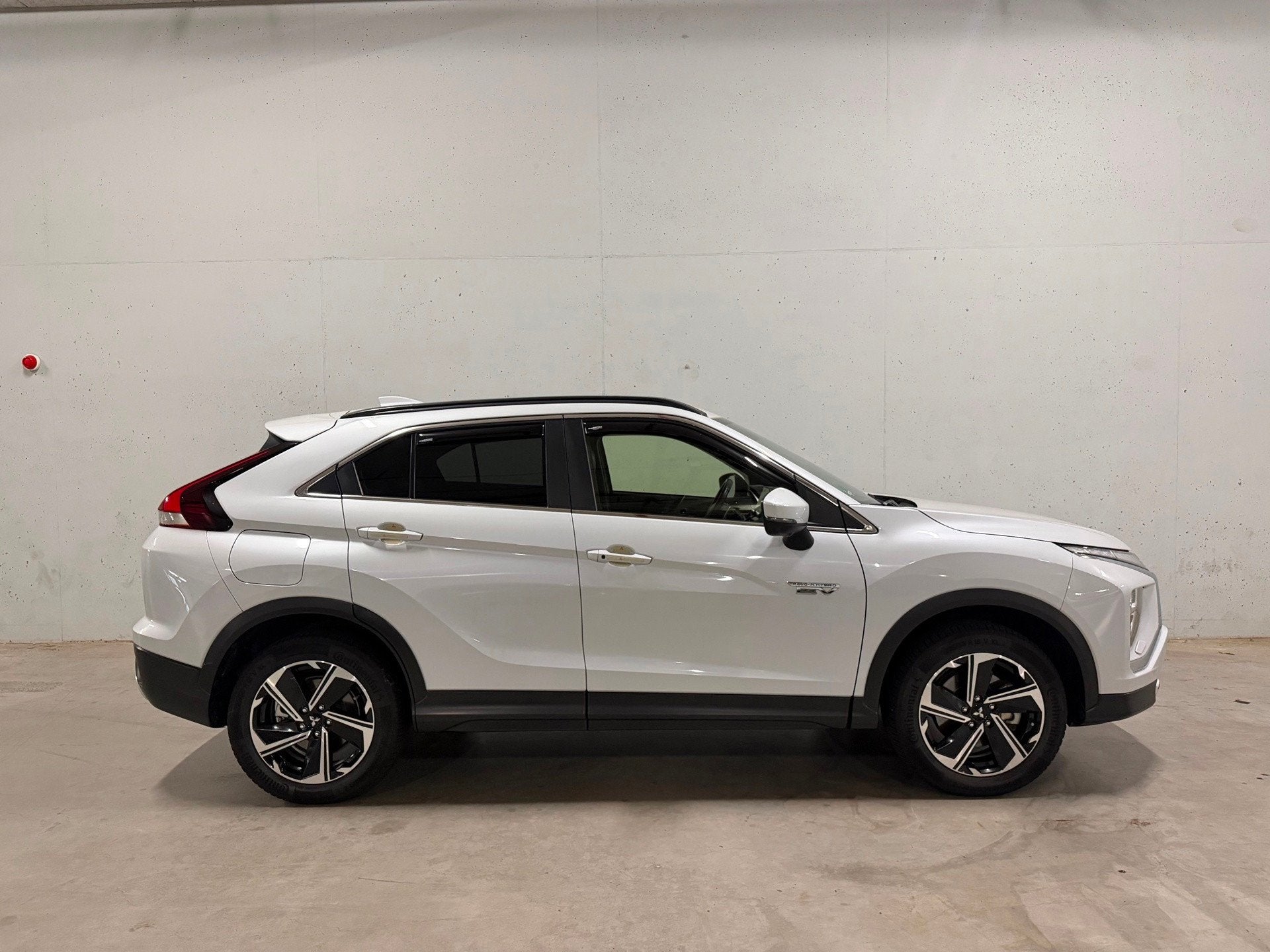 Mitsubishi Eclipse Cross 2.4 PHEV First Edition Navi Clima C, Auto's, Automaat, Dealer onderhouden, Euro 6, 4 cilinders