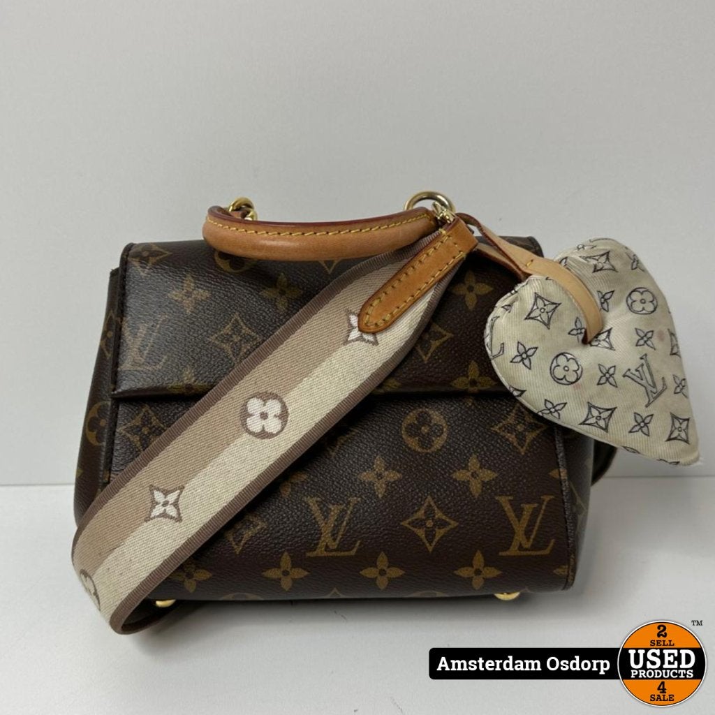 Louis Vuitton M46055 Cluny Mini  | Nette staat + bon, Louis Vuitton, Gebruikt, Support@louisvuitton.com, 2 Rue du Pont Neuf
75001 Paris
France