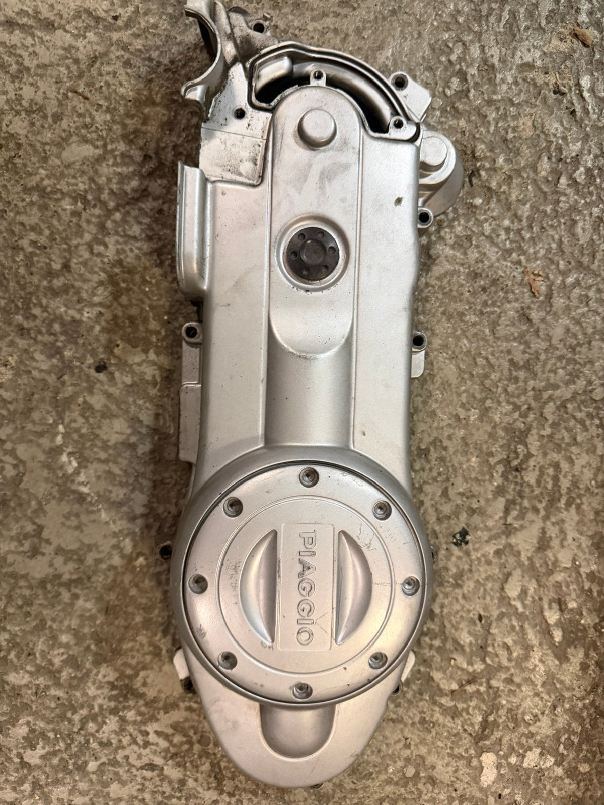 Piaggio 50cc iget carterkap, Ophalen